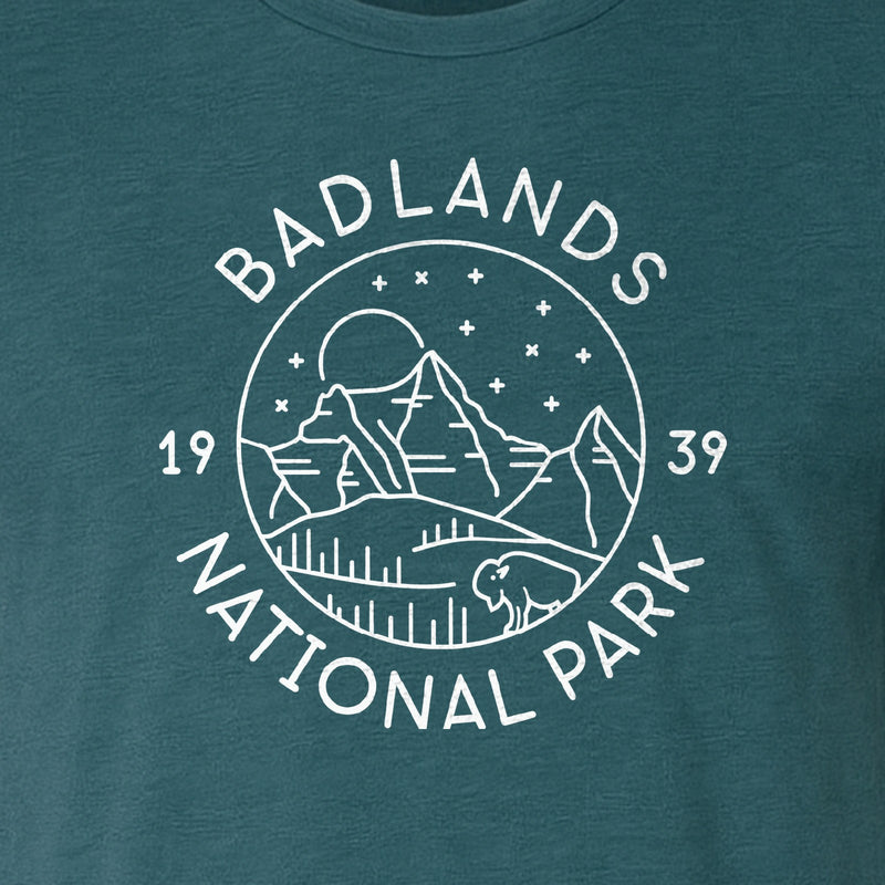Badlands National Park T-Shirt, 1939 Mountain and Bison Graphic for Hiking Family Trips