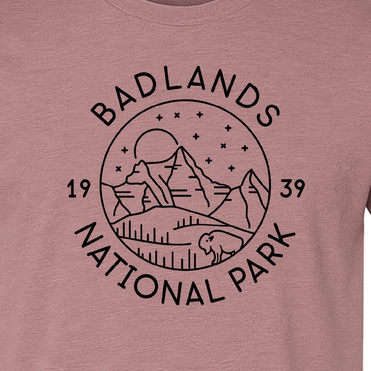 Badlands National Park T-Shirt, 1939 Mountain and Bison Graphic for Hiking Family Trips