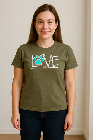 Dog Love Paw Print T-Shirt, Chalk Style Heart Graphic for Moms, Pet Owners and Animal Lovers