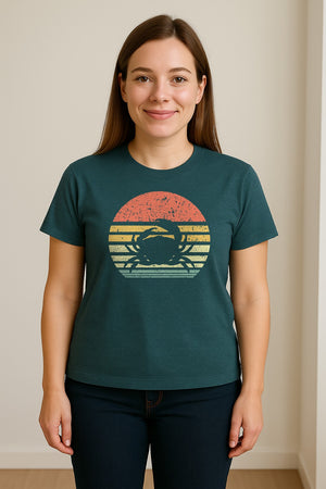Crab T-Shirt, Retro Sunset Stripe Graphic for Beach Lovers and Animal Fans