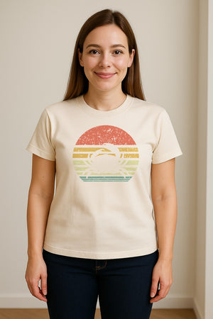 Crab T-Shirt, Retro Sunset Stripe Graphic for Beach Lovers and Animal Fans