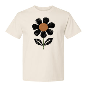 Flower T-Shirt, Distressed White Daisy Botanical Graphic Tee for Plant Lovers and Garden Gifts