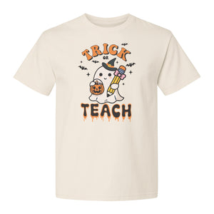 Teacher Halloween T-Shirt, Trick or Teach Ghost Design for Educators and Classroom Fall Gifts