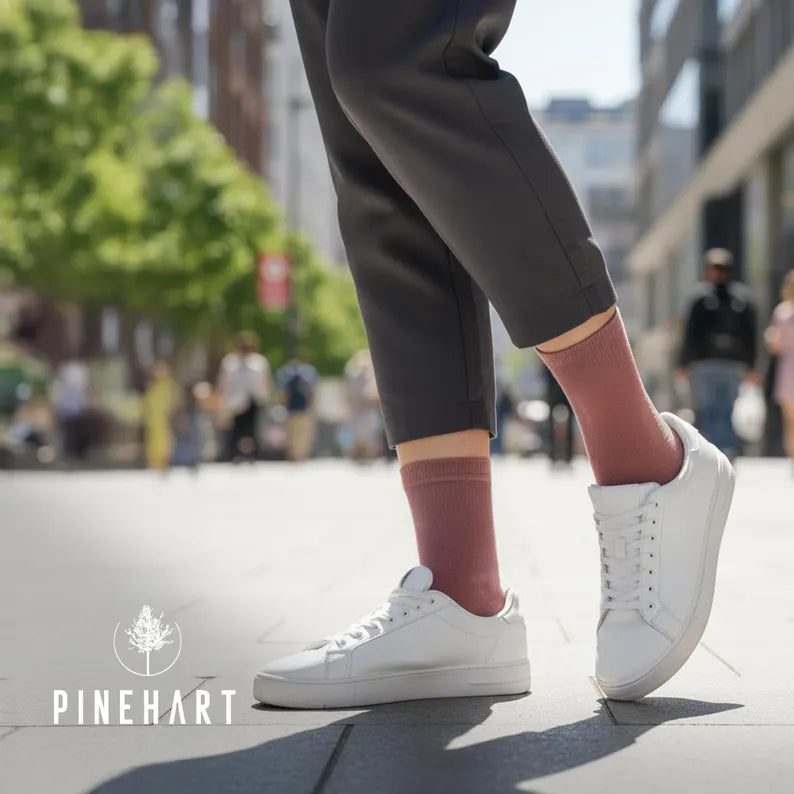 Women's 5-Pack Cotton Crew Socks: Soft & Breathable Everyday Bundle