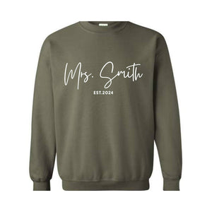 Custom Mrs. Sweatshirt, Mrs. Last Name Sweatshirt, Bride Personalized Sweatshirt, Wifey Sweatshirt, Bride Sweatshirt, Custom Sweatshirt