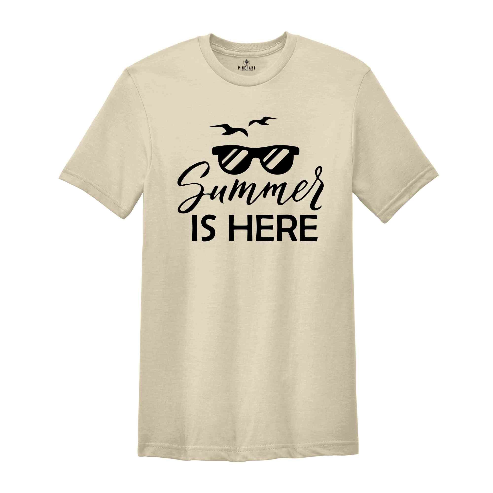 Summer in Here Shirt, Trendy Summer Shirt, T-shirt Summer Vibes, Summer Holiday Shirt, Summer Weekend Shirt, Glasses With Birds Shirt