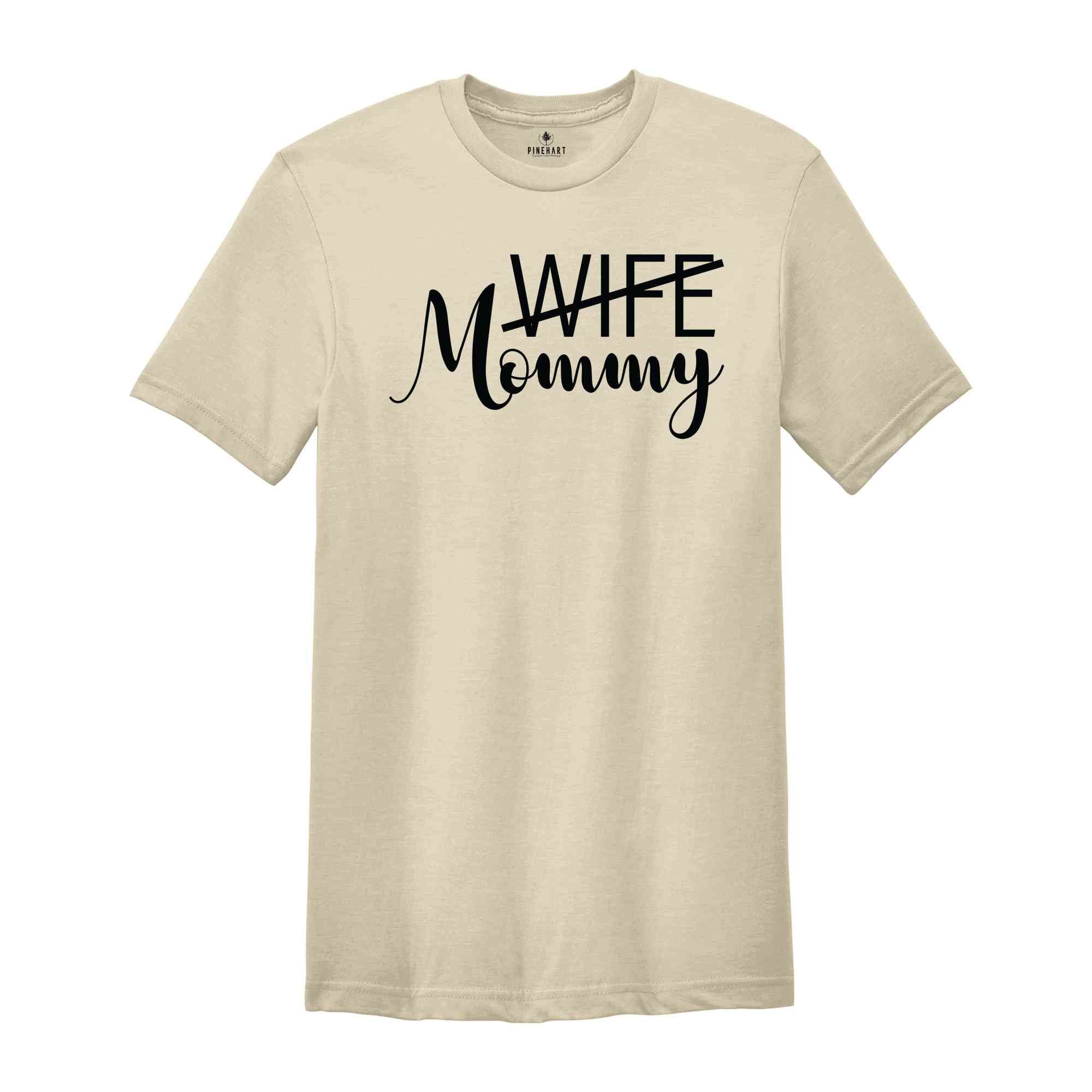 Wife Mommy Shirt, New Mommy Shirt, New Mommy Couple Shirt, Baby Shower Shirt, Mommy To Be Shirt, Pregnancy Announcement Shirt, New parent