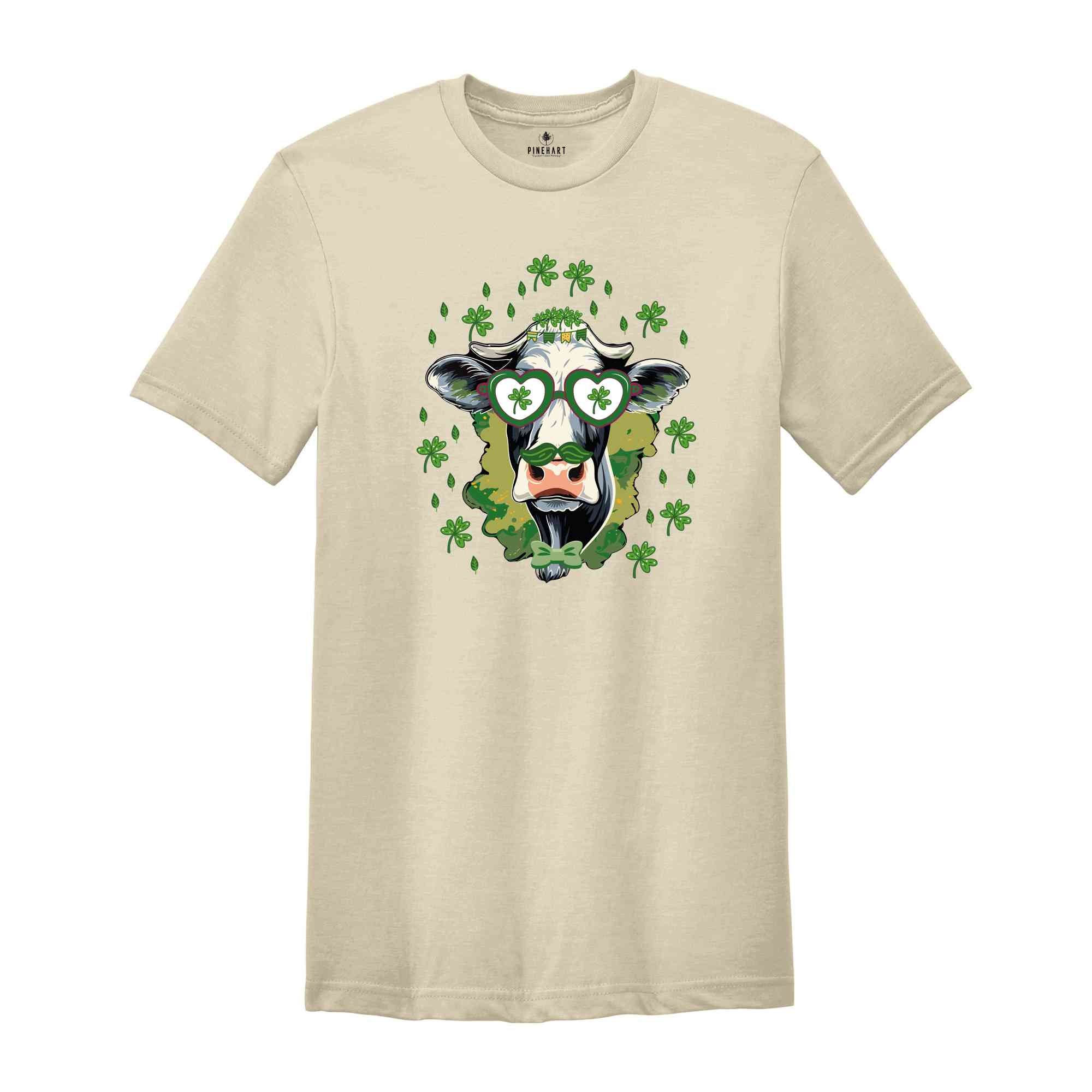 Funny Western St Patricks Day Shirt, Cow Western T-Shirt, St Patrick's Highland Cow T-Shirt, Shamrock Shirt, Funny Lucky Shirt